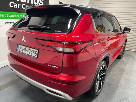 2023 Mitsubishi Outlander (New Model) HYBRID 2.4 PHEV 7 SEATER AUTOMATIC TOP SPEC MODEL www.bolandscarcentre.ie €39,900 thumbnail