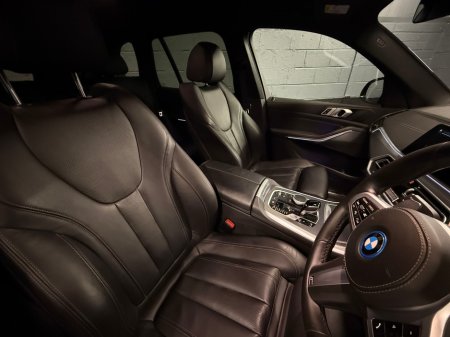 2022 BMW X5 xDrive45e M Sport €52,900 thumbnail