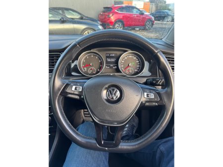 2017 Volkswagen Golf  €16,500 thumbnail