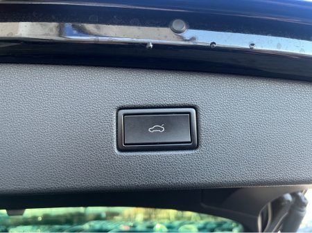 2020 Volkswagen Tiguan R-LINE 4MOTION AUTOMATIC 2.0 DIESEL //HIGH SPEC//360 PARKING CAMERAS//HEAD UP DISPLAY//HEATED FRONT AND REAR SEATS// €34,950 thumbnail