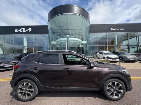 2017 Kia Stonic 1.4P premium spec , Bluetooth, Multi-Function Steering Wheel, Rear Parking Sensors, Wireless Smartphone Control, Electric Mirrors, Six speed transmiss