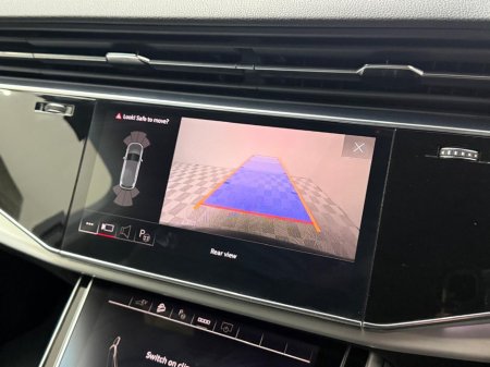 2022 Audi Q7 S LINE 55 TFSI E QUATTRO €64,990 thumbnail