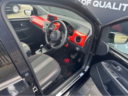 2014 Volkswagen up! Auto €8,500
