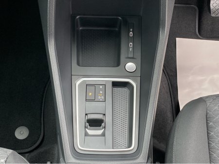 2026 Ford Tourneo Connect Tourneo Connect  LWB Titanium PHEV 150 BHP Automatic €54,500 thumbnail