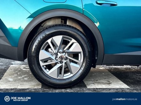 2026 Peugeot 408 1.2 Allure Hybrid €40,395 thumbnail