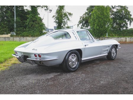1963 Chevrolet Corvette STINGRAY 5.7 V8 2DR €99,995