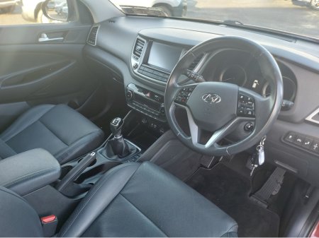 2016 Hyundai Tucson 1.7 PREMIUM BLD 116PS 5 5DR €10,950 thumbnail