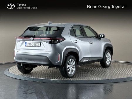 2023 Toyota Yaris Cross LUNA €27,950 thumbnail