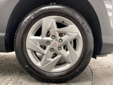 2025 Hyundai Kona 1.0 T-GDI Elegance €29,995 thumbnail