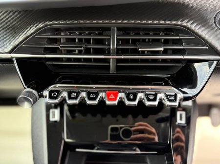 2022 Peugeot 2008 ALLURE PREMIUM + B-H BLUEHDI PLUS S/S €22,999 thumbnail