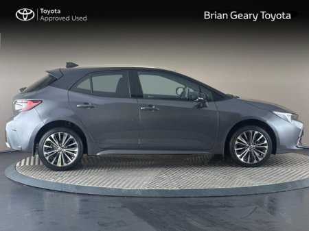 2024 Toyota Corolla LUNA SPORT HB Hybrid €30,950