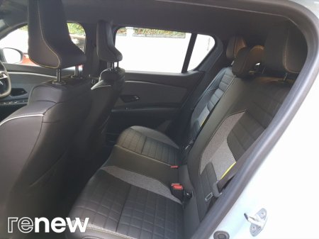 2025 Renault 4 iconic 52kWh 150hp €37,995 thumbnail