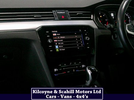 2022 Volkswagen Passat BUSINESS 2.0 TDI MANUAL 6SPEED FWD 150 4DR €27,900 thumbnail