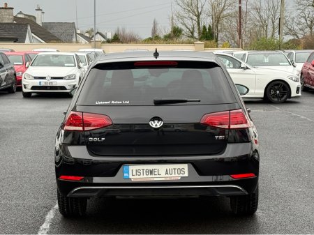 2017 Volkswagen Golf COMFORTLINE 1.2 AUTOMATIC * REAR VIEW CAMERA, AUTO LIGHTS, ADAPTIVE CRUISE CONTROL, POWERED FOLDING HEATED MIRRORS, LUMBAR SUPPORT, 2 KEYS, TOUCH SCREEN RADIO, MULTIFUNCTION STEERING WHEEL* €17,950 thumbnail