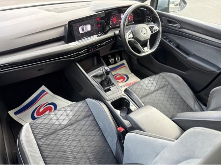 2022 Volkswagen Golf 2022 Volkswagen Golf R-LINE TSI €27,995 thumbnail