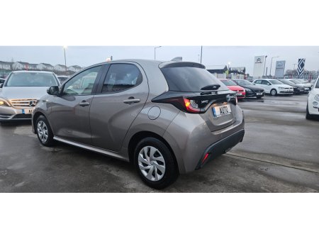 2021 Toyota Yaris automatic/hybrid 1.5 new model €14,250