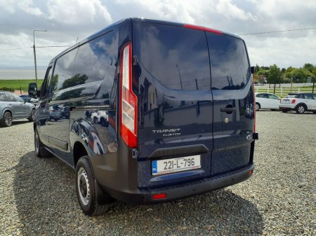 2022 Ford Transit Custom 280S 2.0L 5DR €17,450 thumbnail