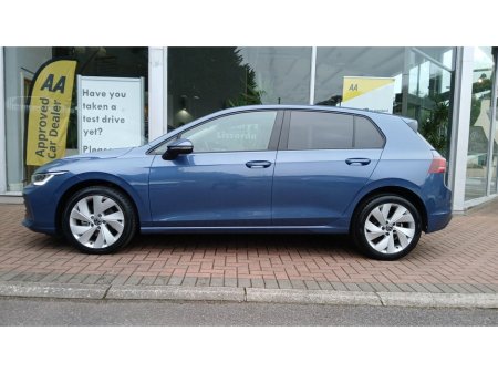 2025 Volkswagen Golf GOLF EDITION 75 2.0 TDI 116HP, Anemore Blue met, 18km. €35,450