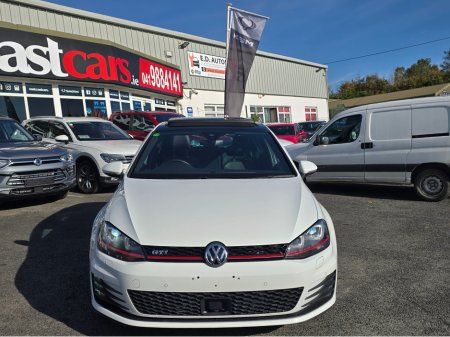 2017 Volkswagen Golf 2.0 GTI! PAN ROOF! LEATHER!  NAVI ANDROID AUTO CARPLAY BLIND SPOT LANE ASSIST REAR TRAFFIC ASSIST - DCC €28,500