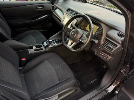 2018 Nissan Leaf EV SV  40KwH BATTERY  4DR €9,695