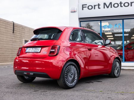 2025 Fiat 500e Icon, 42KWH, 320Kilometre Range , €22,850 thumbnail