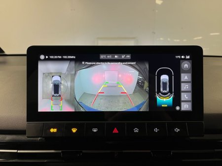 2023 MG 4 Trophy 64kWh Long Range 203PS - Reversing Camera - Sat Nav - Climate Control - Heated Seats - Keyless Start - Apple CarPlay/Android Auto €21,650 thumbnail