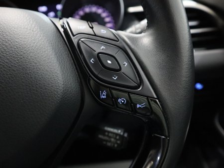 2023 Toyota C-HR *81* HYBRID SOL 4DR AUTO €25,800 thumbnail