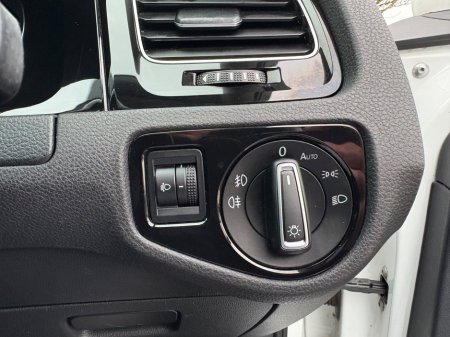 2016 Volkswagen Golf 2.0 TDI 5DR 150HP Edition-40 €10,950 thumbnail