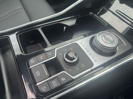 2024 Kia Sorento KIA SORENTO SEM PHEV €55,950 thumbnail