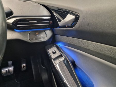 2022 Volkswagen ID.4 LIFE 77kWh 204HP €23,975 thumbnail