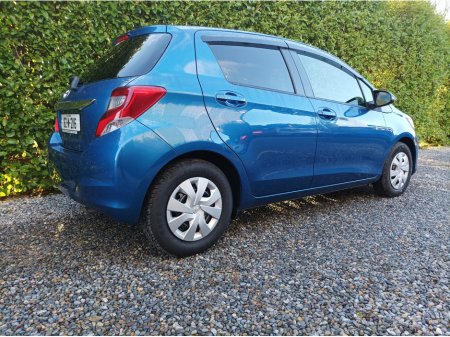 2016 Toyota Yaris 1.3 PETROL 4 CYLINDER AUTOMATIC ONLY 28,643 kms FACTORY IMMOBILISER PROXIMITY KEY MULTI FUNCTION STEERING WHEEL REVERSE CAMERA TOUCH SCREEN RADIO ANDROID AUTO APPLE CAR PLAY 2 YEARS NCT 1 YEAR ROADTAX €13,495 thumbnail