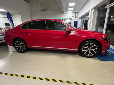 2022 Volkswagen Passat GTE S-A DSG - Super 215 Bhp Hybrid - Low Mileage & Stunning Red + Black Leather - Top Trade-ins & Great Finance Deals - Assured Dealer Warranty - €24,950