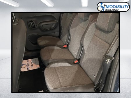 2026 Opel Combo Life Wheelchair Accessible €36,995 thumbnail