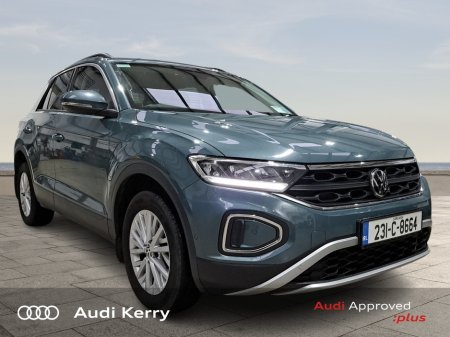 2023 Volkswagen T-Roc LIFE 2.0 TDI 116HP WITH HEATED SEATS AND REAR CAMERA €31,900