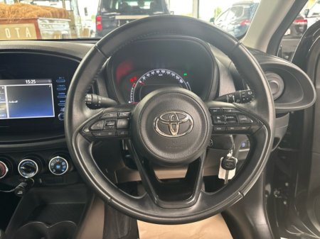 2023 Toyota Aygo X 1.0 PULSE 4DR €15,950 thumbnail