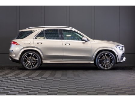 2019 Mercedes-Benz GLE Class GLE 300 d 4MATIC €49,950 thumbnail