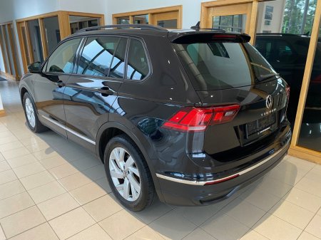 2021 Volkswagen Tiguan 2.0 TDI 122HP Life €31,950