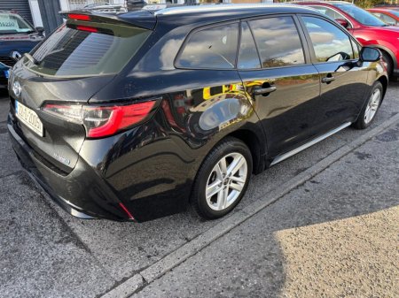 2022 Toyota Corolla 1.8 Hybrid Luna Saloon €20,500 thumbnail