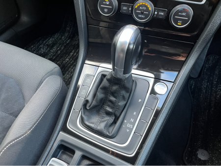 2015 Volkswagen Golf HIGHLINE AUTOMATIC 1.4 PETROL //LOW MILES//HIGH SPEC//KEYLESS ENTRY//REVERSE CAMERA//ADAPTIVE CRUISE CONTROL// €14,950 thumbnail