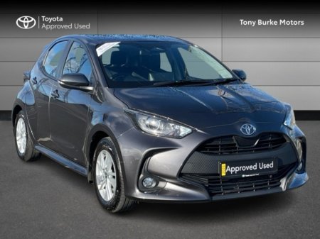 2025 Toyota Yaris - Save EUR 4,000 - Luna - 1.5 Hybrid - Automatic - EUR 180 Tax // Remote Central Locking // Front Electric Windows // Rear Electric Windows // Electric Mirrors // Heated Mirrors €26,435