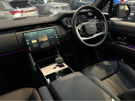 2025 Land Rover Range Rover P460 E-HYBRID HIGH SPEC NEW €149,950 thumbnail