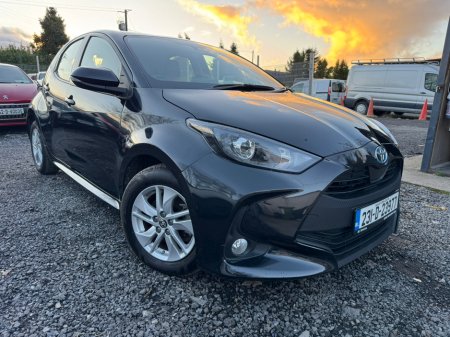 2023 Toyota Yaris  €17,950