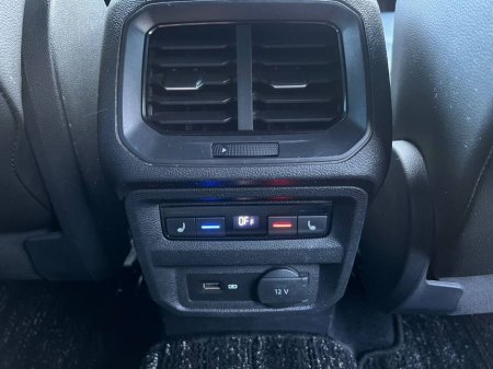 2018 Volkswagen Tiguan R-LINE 2.0 TDI 4MOTION // BLACK EDITION // HEADS-UP DISPLAY // 360 SURROUND PARKING CAMERAS €28,950 thumbnail