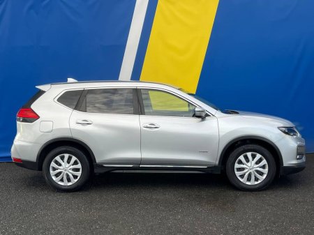 2019 Nissan X-Trail 4X4 2.0 HYBRID // LEATHER INTERIOR // PARKING SENSORS // 4X4 DRIVE MODES €22,950