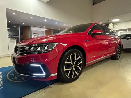 2022 Volkswagen Passat GTE S-A DSG - Super 215 Bhp Hybrid - Low Mileage & Stunning Red + Black Leather - Top Trade-ins & Great Finance Deals - Assured Dealer Warranty - €24,950