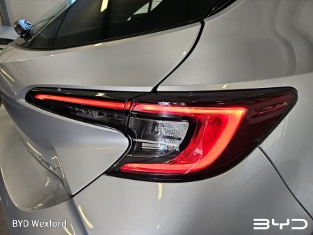 2024 Toyota Corolla Corolla Icon Hev Cvt Icon 140 VVT-h Auto Start/Stop €27,975 thumbnail