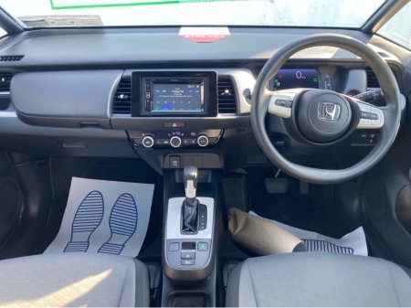 2020 Honda Fit 1.5i Petrol Hybrid Automatic €18,250 thumbnail