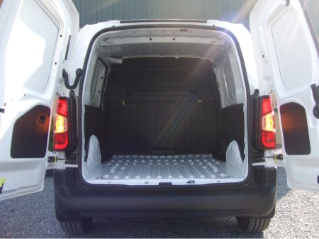 2022 Opel Combo 100bhp 6 speed Kompfort 'LIKE NEW' 1 Private Owner €15,450