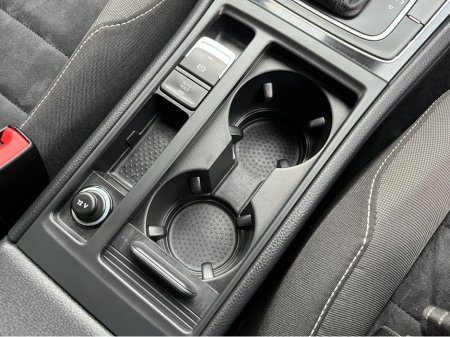 2014 Volkswagen Golf HIGHLINE AUTOMATIC 1.4 PETROL //ONLY 9668 MILES//REVERSE CAMERA//ADAPTIVE CRUISE CONTROL// €13,950 thumbnail