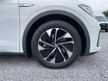 2023 Volkswagen ID.5 Pro Business 77KWh 174BHP €33,500 thumbnail